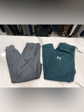 Bundle: 2 pairs small Under Armour Fleece Joggers excellent condition